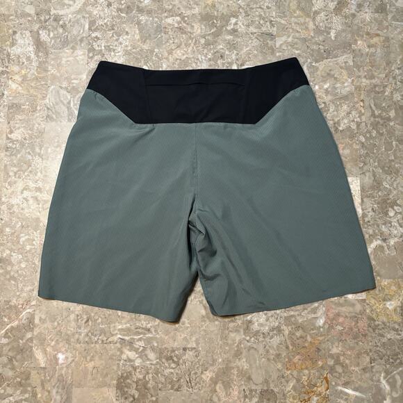 On Cloud Running Shorts Mens Large Green Lightweight Lined Performance Gym - Picture 9 of 10